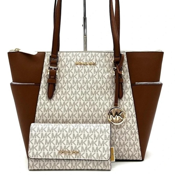 Michael Kors Large Charlotte Tote Bag & Trifold Wallet Vanilla - Picture 1 of 13